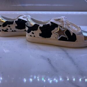 Womens Black and White Star Sneakers sz 9